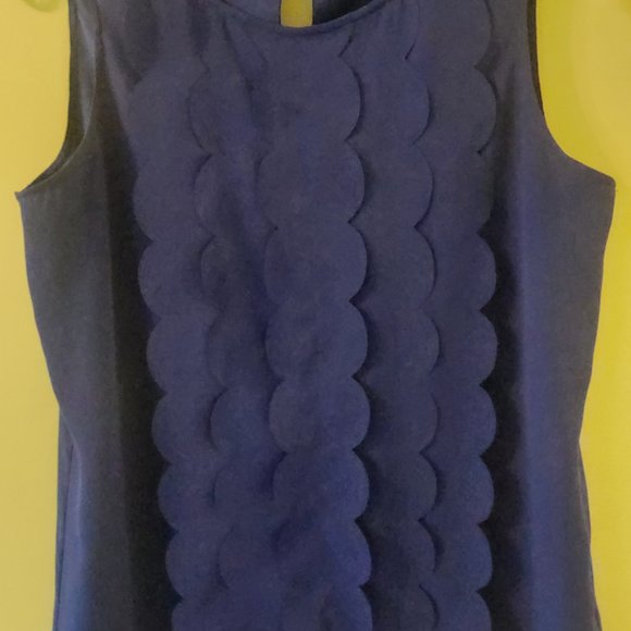 Banana Republic scalloped front top, Size S, EUC - Picture 3 of 4